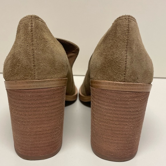 Vince Camuto Wevenly Stacked Heel Pump in Sandy Brown | Size 9M - Picture 10 of 12